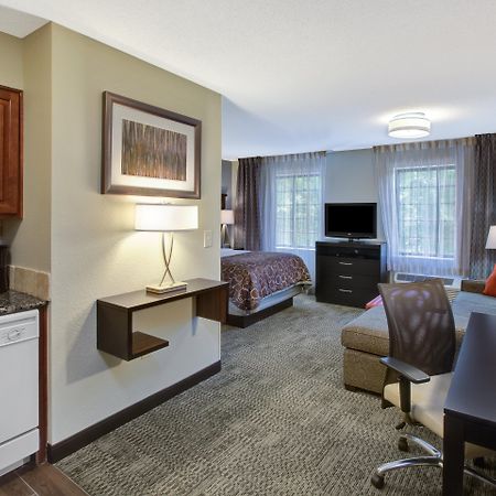 Staybridge Suites Louisville - East By Ihg Екстериор снимка