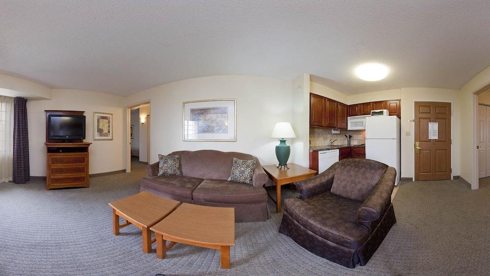 Staybridge Suites Louisville - East By Ihg Екстериор снимка