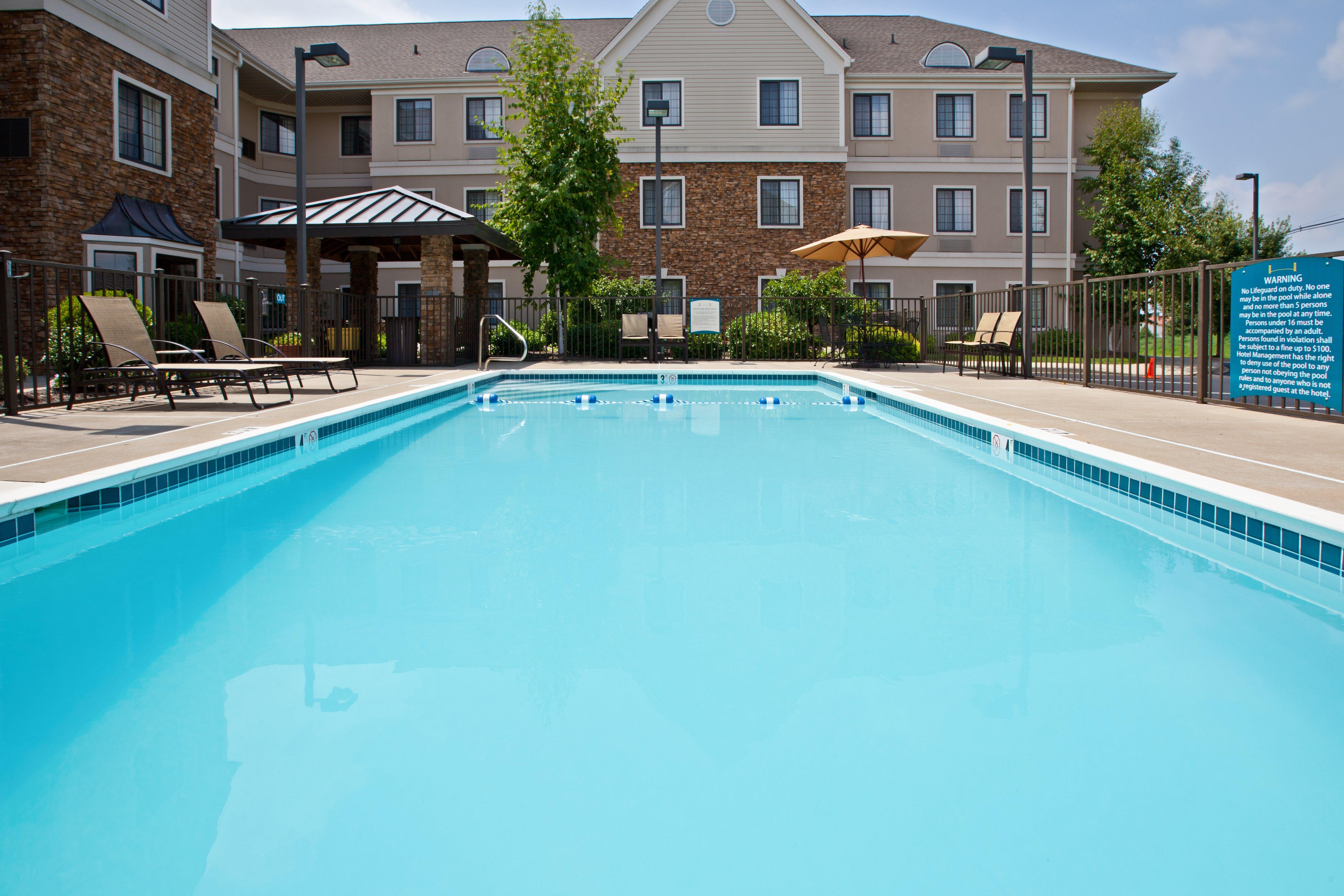Staybridge Suites Louisville - East By Ihg Екстериор снимка