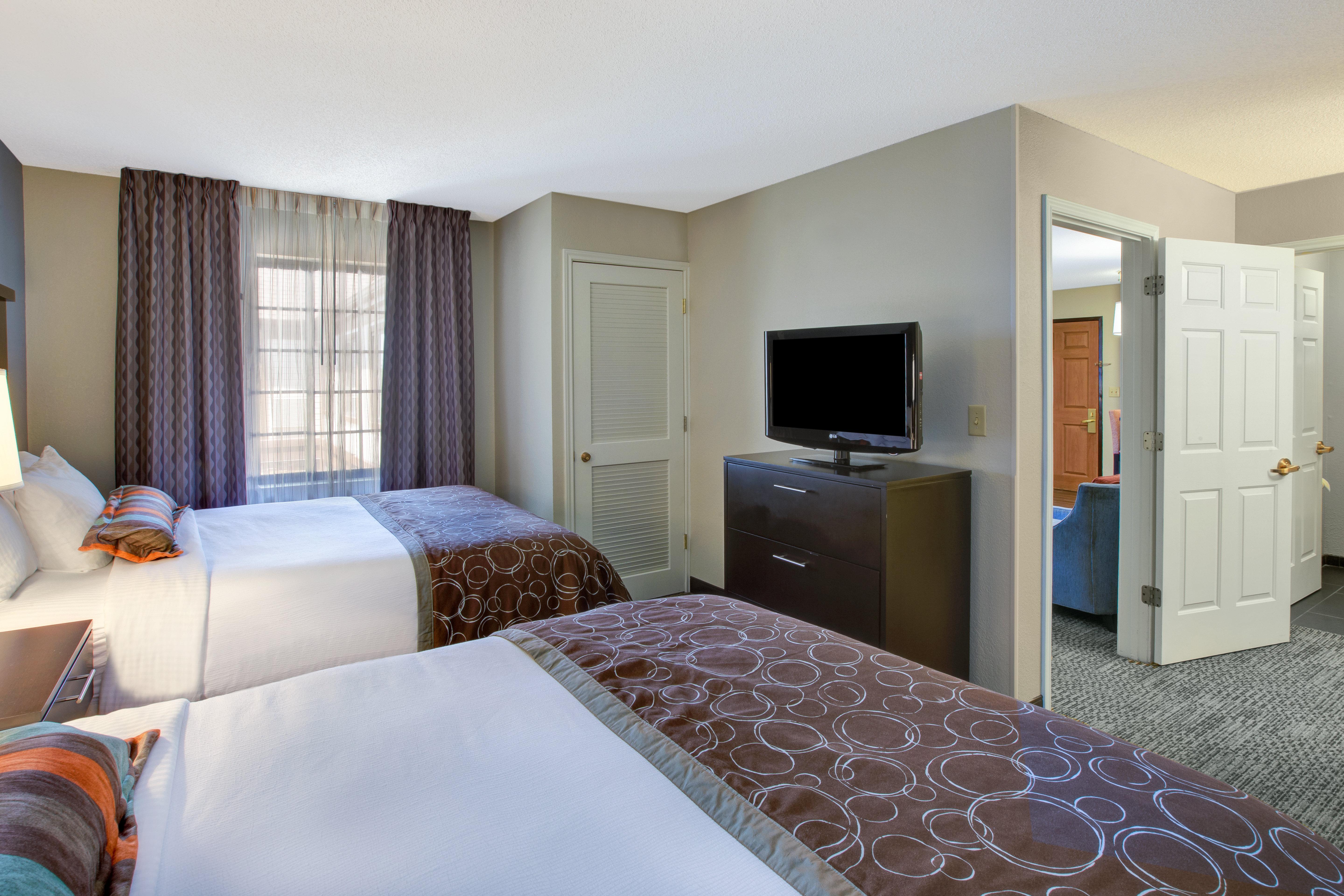 Staybridge Suites Louisville - East By Ihg Екстериор снимка