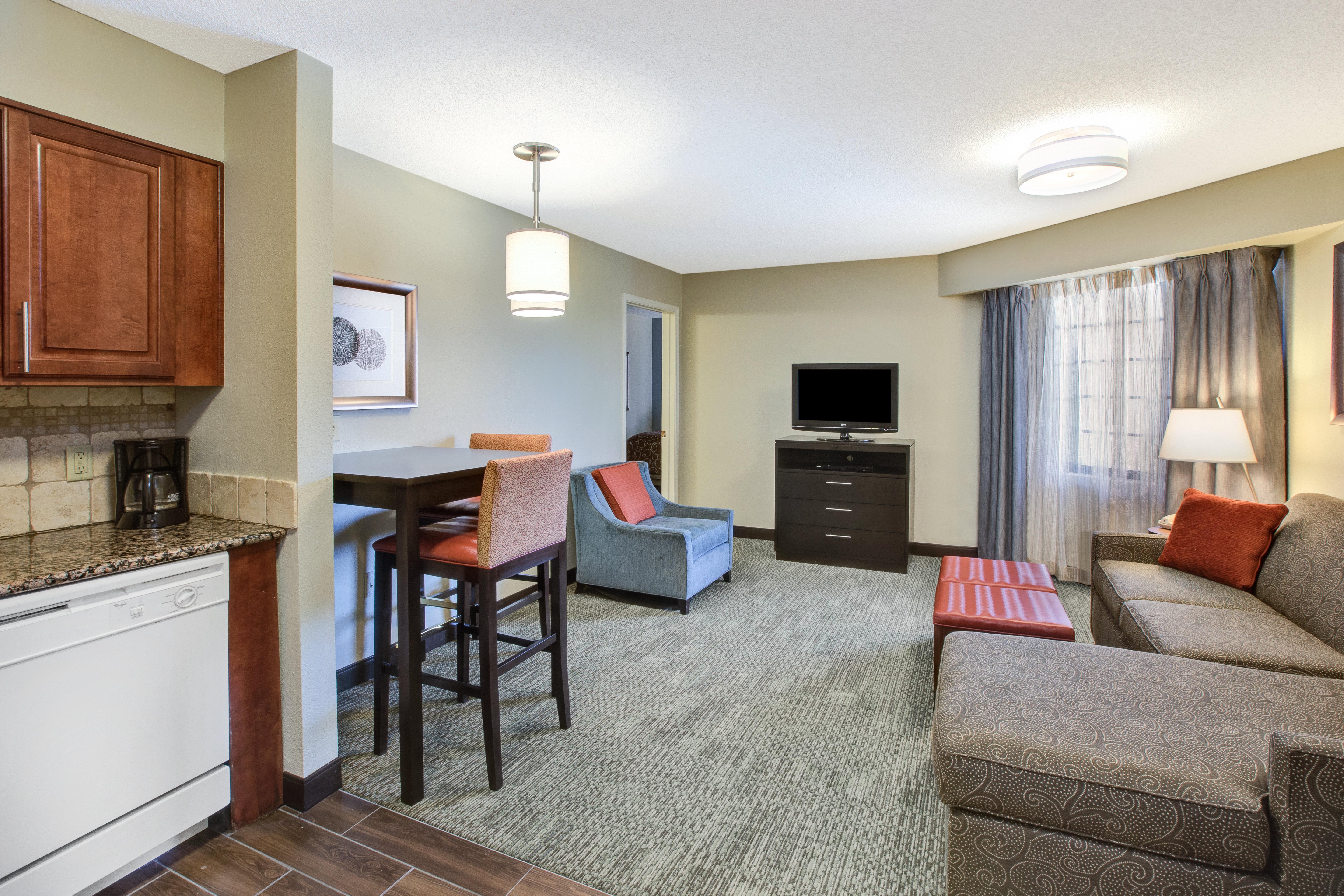 Staybridge Suites Louisville - East By Ihg Екстериор снимка
