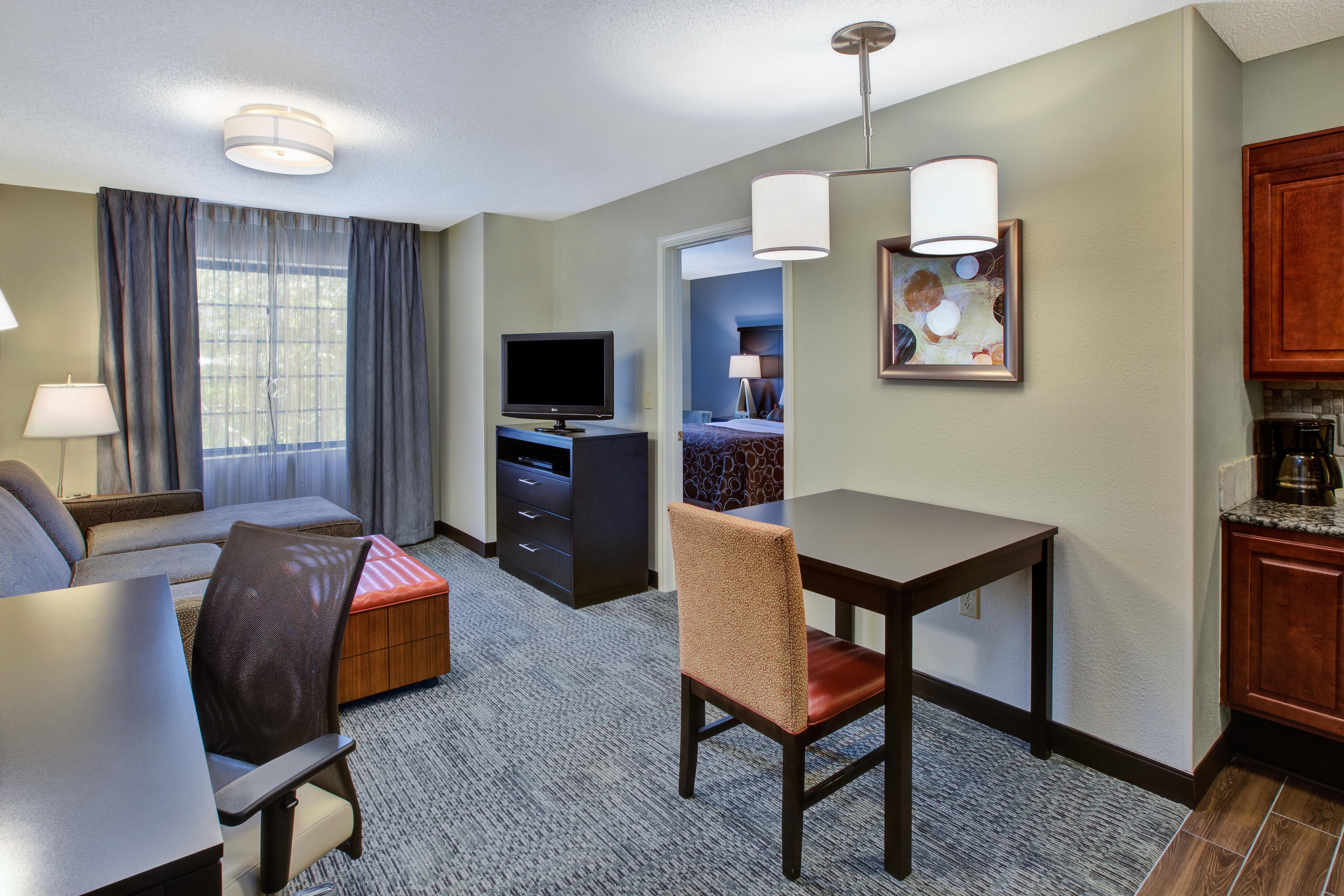 Staybridge Suites Louisville - East By Ihg Екстериор снимка