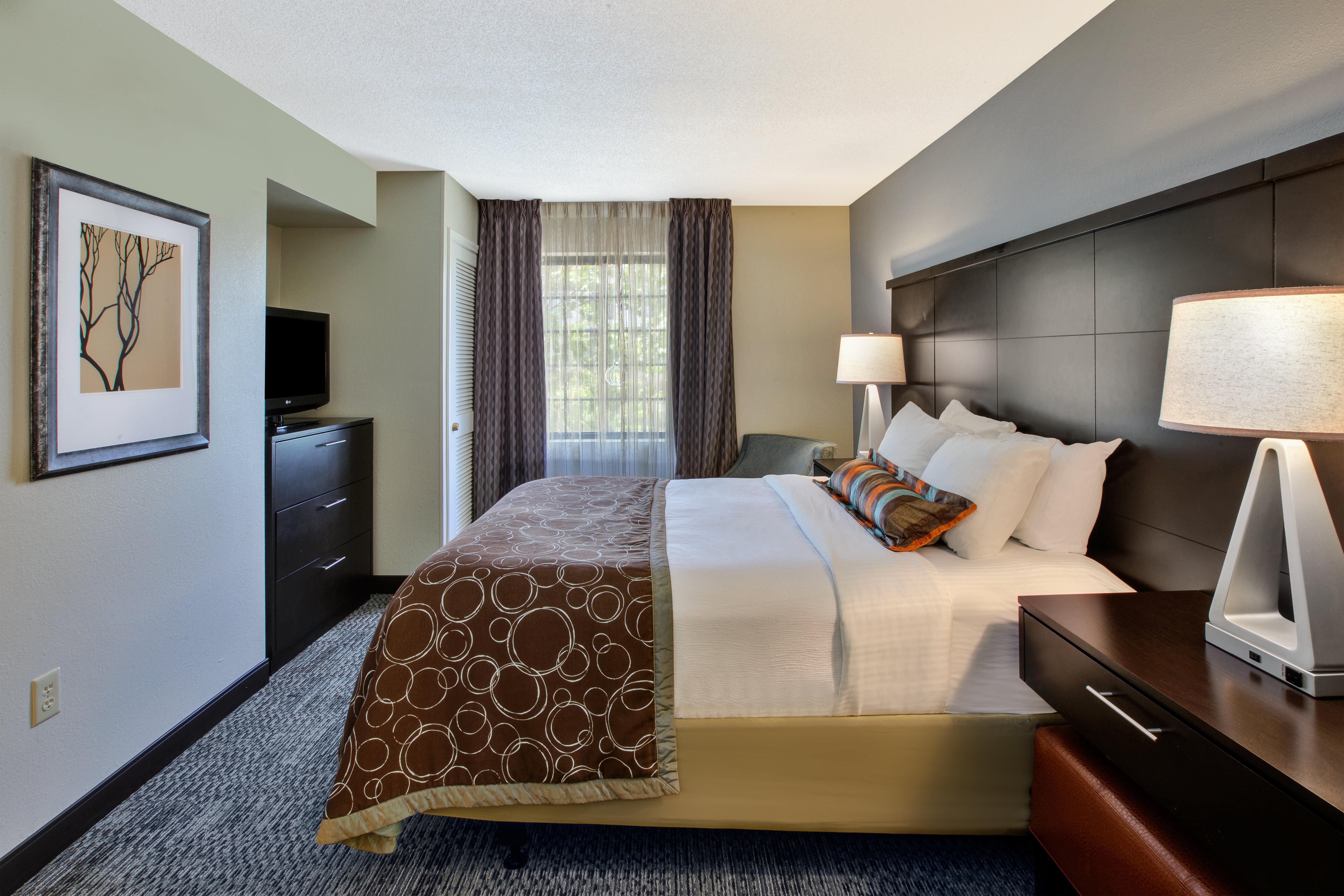 Staybridge Suites Louisville - East By Ihg Екстериор снимка