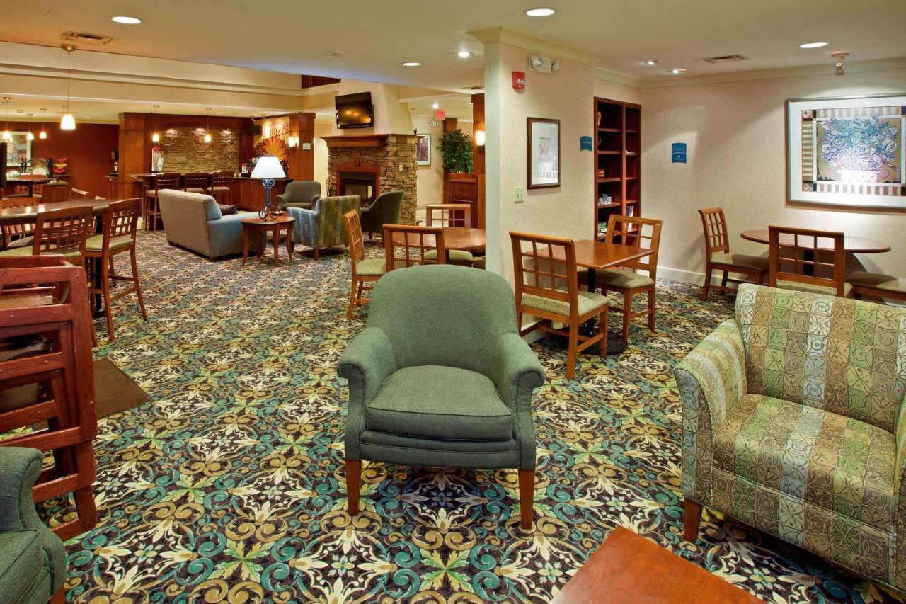 Staybridge Suites Louisville - East By Ihg Екстериор снимка