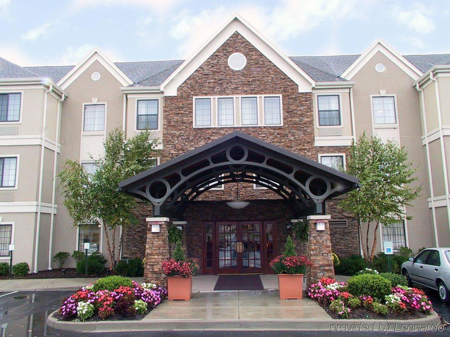 Staybridge Suites Louisville - East By Ihg Екстериор снимка